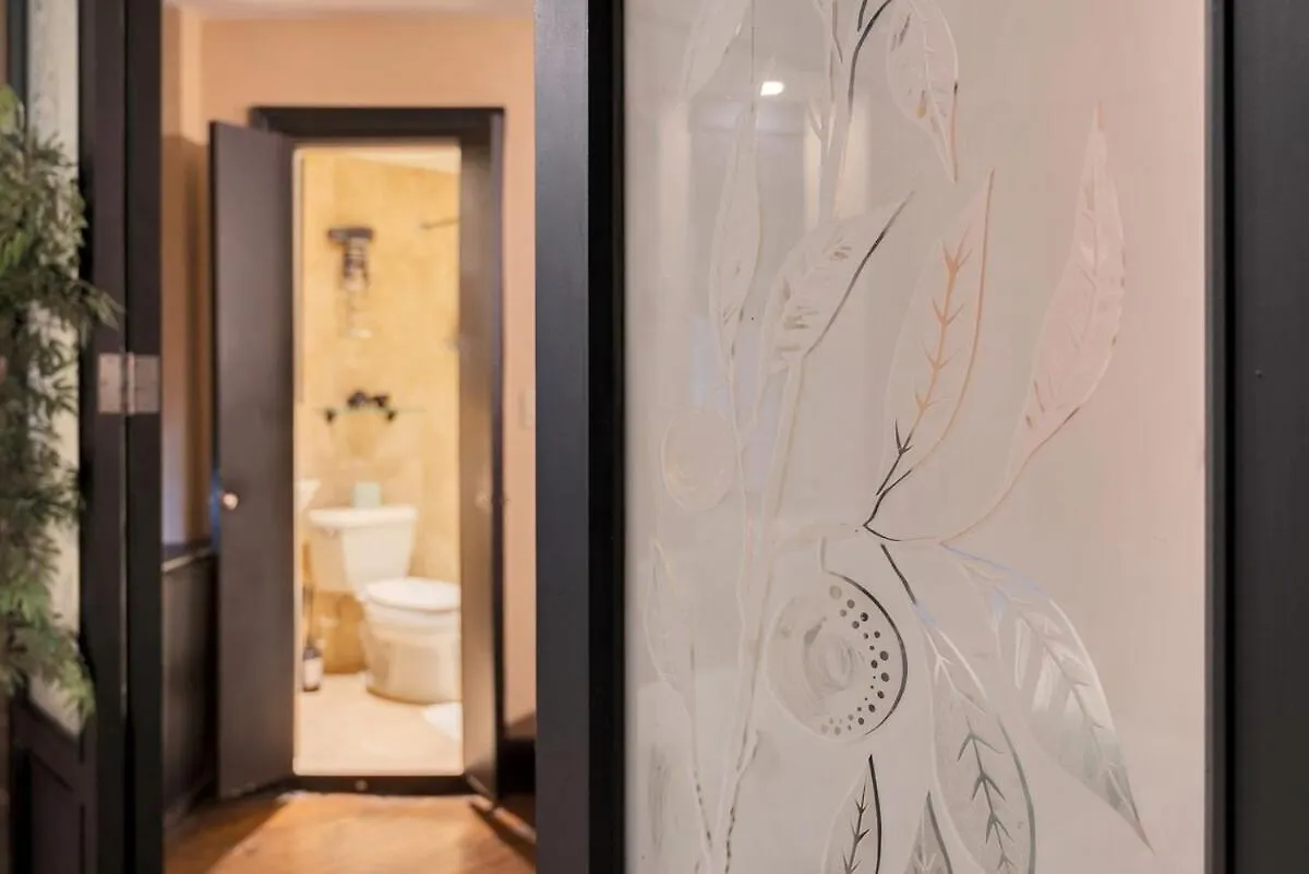 Beautiful Apt Near Times Square With Gym & Patio New York Apartment