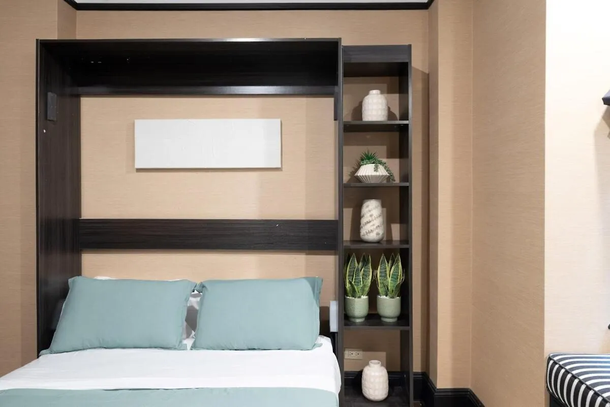 Beautiful Apt Near Times Square With Gym & Patio New York