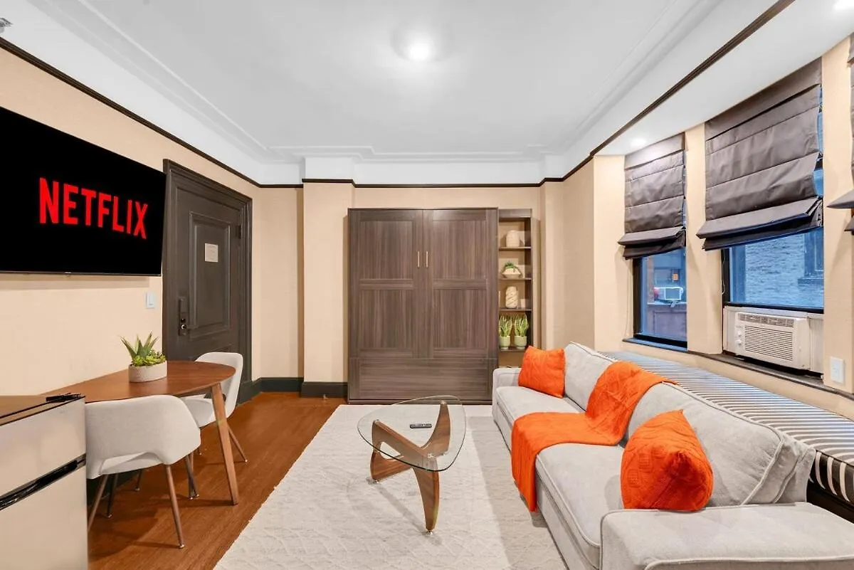 Beautiful Apt Near Times Square With Gym & Patio New York USA