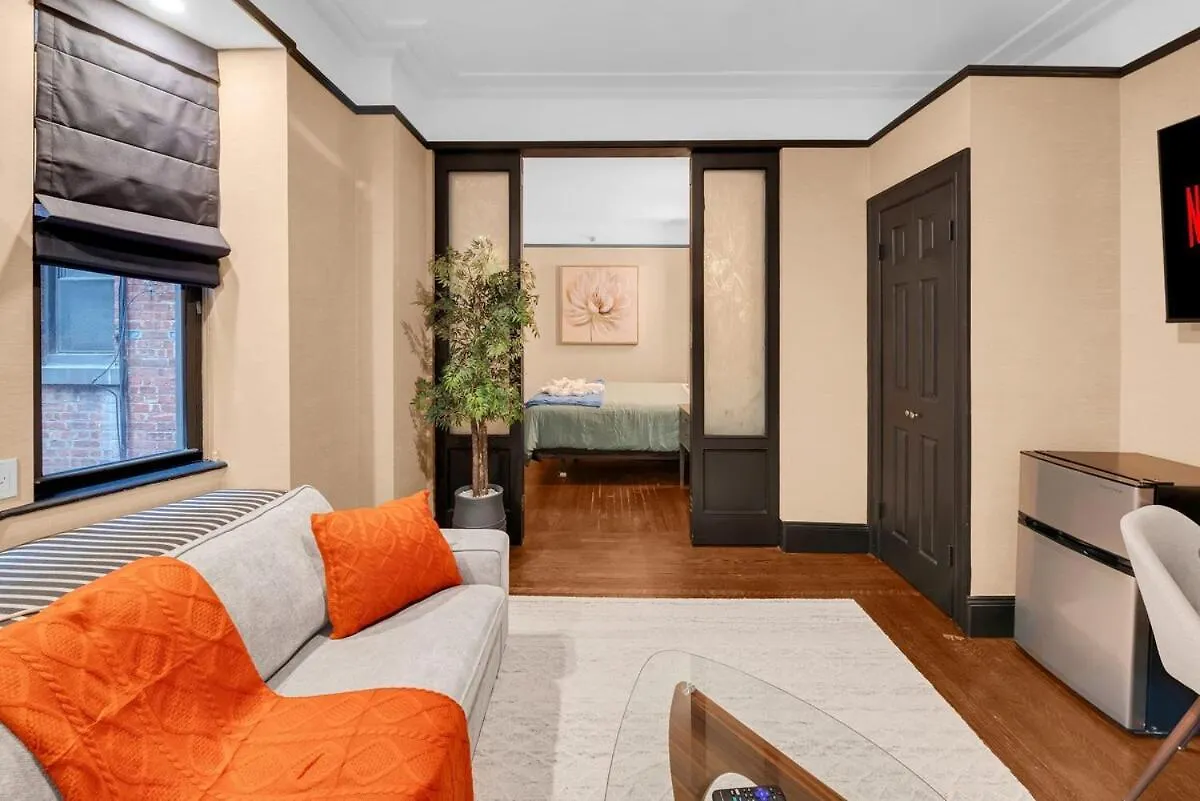Beautiful Apt Near Times Square With Gym & Patio New York Apartmán