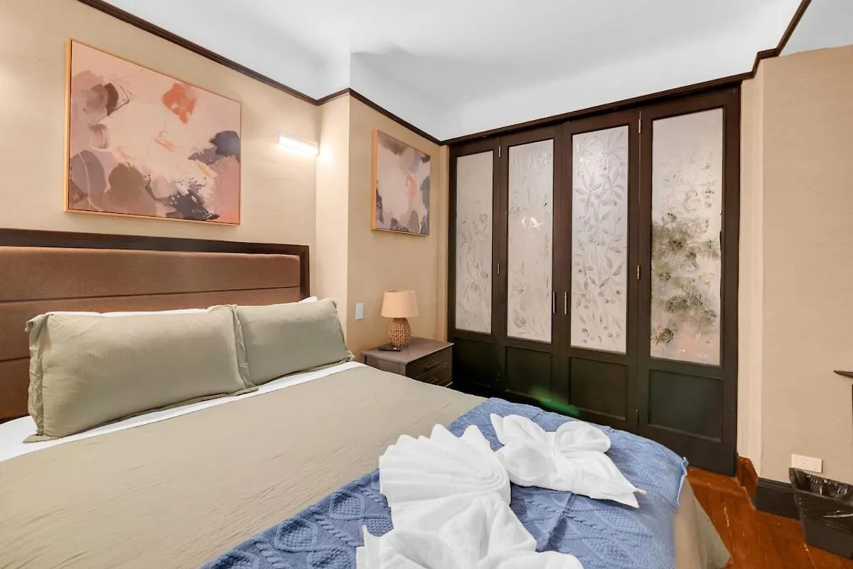 Beautiful Apt Near Times Square With Gym & Patio New York